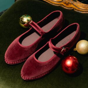 red shoe